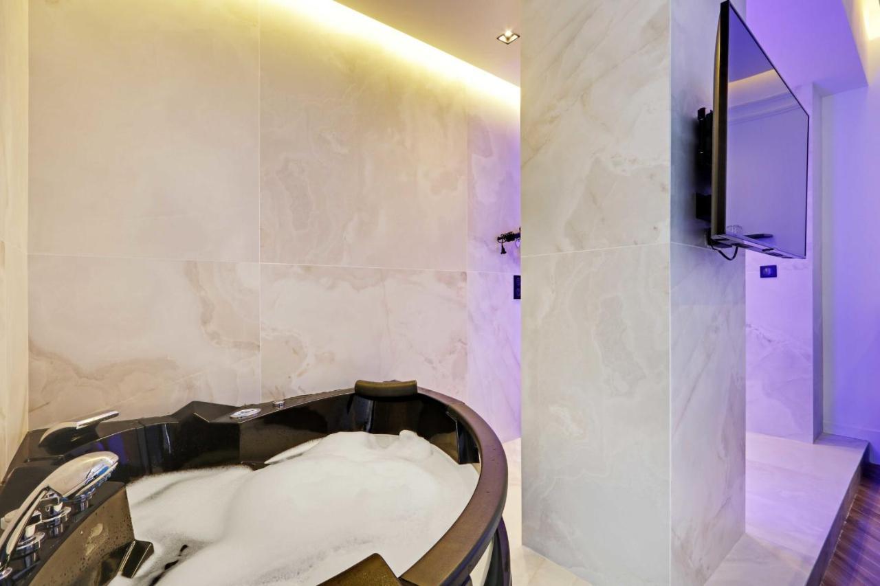 Private Suite With Jacuzzi - 2P - Rivoli Paris Extérieur photo